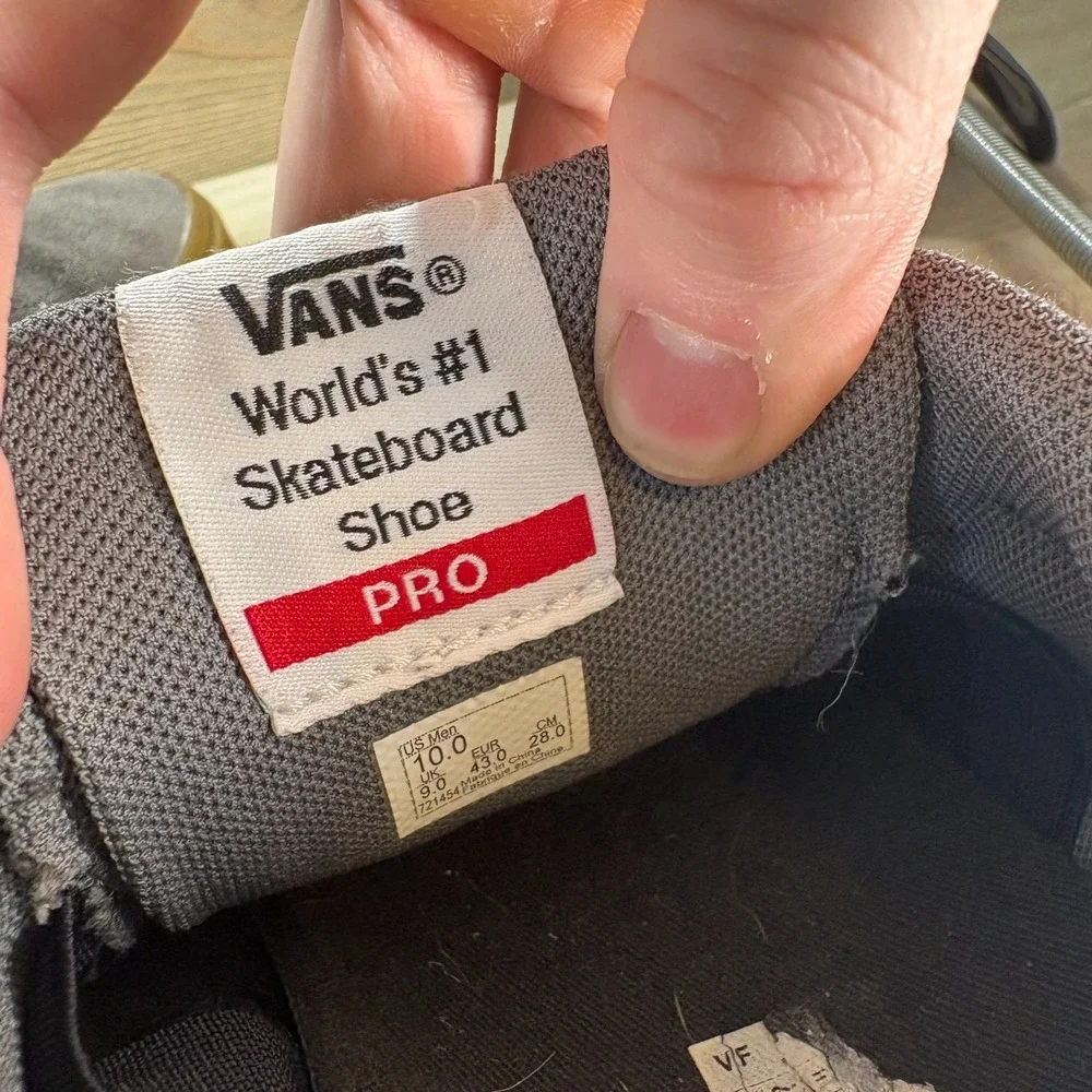 Vans Kyle Walker Pro Mens size 10 shoes Gray Suede Gum Sole Skate sneakers